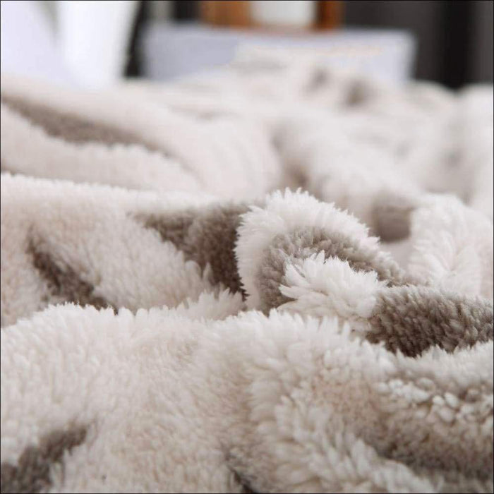 Fuzzy Sherpa Fleece Throw Blanket